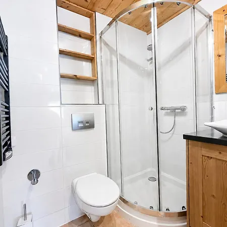 De Charme Pour 4 Avec Terrasse, Parking Et Wifi - St Martin De Belleville - Fr-1-452-193 Appartement